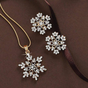 Women Girls Snowflake Shining Crystal Necklace Rhinestone Snow Pendant Necklaces Stud Earring Gift Jewelry Set