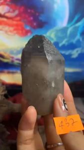 Tinh thể đá Thạch Anh khói Smoke Quartz có mọc rêu năng lượng vũ trụ mã 437