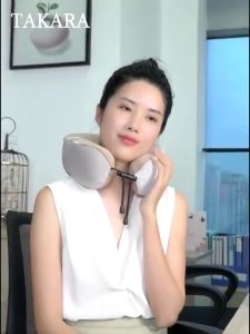 Gối massage cổ vai gáy chữ U dùng đeo cổ giúp giảm đau mỏi vai gáy bảo hành 24 tháng.