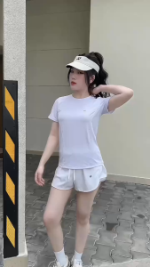 Áo thun thể thao nữ HMSPORT tập gym yoga mã [GY11] chất thun lạnh chính phẩm thấm hút mồ hôi thoải mái vận động.