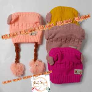 ULFI HIJAB / TOPI KUPLUK BAYI KEPANG RAJUT / RAMBUT PALSU WIG BAYI / CIPUT BANDANA PEREMPUAN / AKSESORIS KEPALA / MUSIM DINGIN / 2 POMPOM FASHION ATRIBUT HANGAT / PELINDUNG KEPALA BAYI