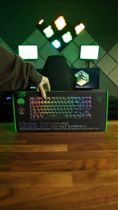 Razer Huntsman V3 Tenkeyless 8KHz - Analog Optical Esports Keyboard