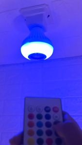Bohlam Speaker Musik Bluetooth 2 in 1 Remote LED RGB E27 12W Dengan Musik Party Warna Warni MP3