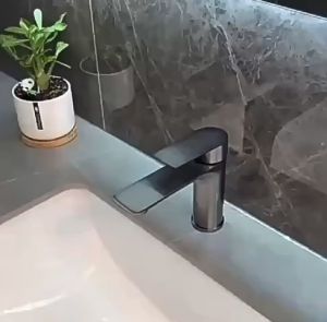 [ VCR001 ] Vòi chậu rửa mặt Lavabo ( nóng - lạnh ) Chất liệu THÉP KHÔNG GỈ mạ tĩnh điện mầu xám . Dầy dặn chắc nặng .