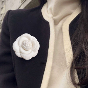 Elegant French Vintage Pearl Tea Rose Brooch Pin High End Womens Style Premium Quality Blouse Accessory Fashionable Lapel Pin