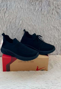 I-WAY Sepatu Sneakers Pria Dewasa - Sepatu Sport Rajut Hitam Pria Empuk Elastis - Sepatu Sekolah