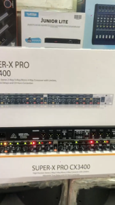 Professional stereo Behringer Super-X Pro CX3400 2-way/3-way/mono 4-way crossover with limiter featuring state-of-the-art Linkwitz-Riley filters with 24 dB/octave