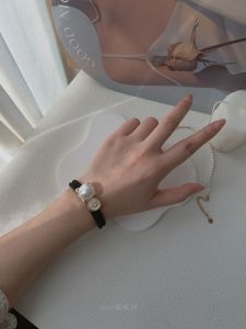 ริบบิ้นผมรูปดอกกุหลาบมุกสุดหรูหราสำหรับผู้หญิง ทรงเรียบง่าย ระบายอากาศได้ดี ริบบิ้นผมทรงกลมสำหรับตกแต่งผม