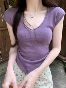 Áo Thun Tay Ngắn Màu Xanh Tím Lụa Băng Dệt Kim Cổ Chữ V Dáng Ôm Mùa Hè Cho Nữ Áo Thun Không Đối Xứng Độc Đáo