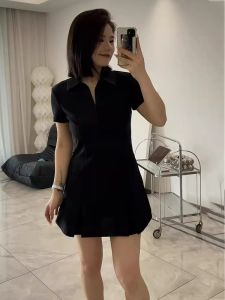สีดําคอวีแขนสั้น Fatmm ชุดสตรีฤดูร้อนขนาดใหญ่ Pure Desire สาวร้อนทํางานเสื้อผ้า Tea Break กระโปรง