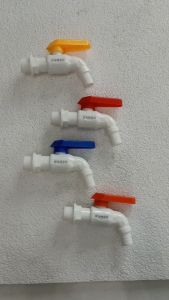 [ FERRUM ] Kran Plastik / Kran Tembok Taman Plastik Keran Taman PVC 1/2\" Inch Engkol 777