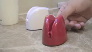 Toothpaste Squeezer Toothpaste Dispenser Toothbrush Holder Manual Tube Roller，Multi-function Lazy Facial Cleanser Press Manual Toothpaste Squeezer Bathroom Supplies (White Color）