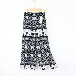 กางเกงลายช้างเป็นเอวยางยืด ฟรีไซส์ ทรงขาจั้มผ้าสปันเย็นบางเบาใส่สบาย ขอบเอวมีเชือกผูกรูดได้รุ่น985# ทรงสวยน่ารัก