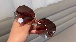 แว่นกันแดดแฟชั่นใหม่แบบไม่มีขอบสำหรับผู้หญิง ขาแว่นโค้งโลหะหลายรูปทรง สไตล์สตรีทของคนดังทางอินเทอร์เน็ต