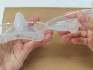 Mumystation 2 pcs Breastfeeding Cover Natural Fit Nipple Shield Silicone Free Storage Box