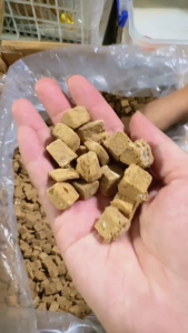 [Túi 500gr] Thịt bò viên sấy lạnh bổ máu tăng cân cho chó mèo hamster | Mèo Trên Mây Petshop