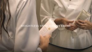 Kem dưỡng tóc không trọng lượng KRISTIN ESS WEIGHTLESS SHINE AIR DRY CREME 150ml tăng kết cấu độ bóng mượt mềm của Mỹ