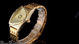 Mens Steel Band Watches Triangle Watches Mens Watches Personality Watches Mens Fashion Non-Mechanical Waterproof Mens Hands Table Comes with gift box packaging