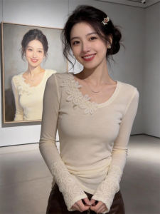 Lace Spliced V-Neck Slim Fit Long Sleeve T-Shirt Spring Style