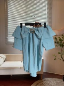 Dahong w448  เสื้อยืดแขนสั้นเปิดไหล่ เสื้อเชิ้ตแขนสั้นไหล่เดียวสีน้ําเงิน สีพื้น แฟชั่นฤดูร้อน