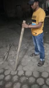 Alat Pembelah Bambu Diameter 17 cm Belah 3 sampai 12