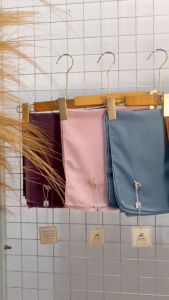 Jilbab S4 Paris Polos Premium /Kerudung Segi empat paris/ Hijab Paris Jadul Pouch