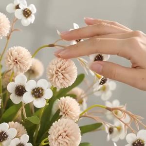 2Pcs Silk Daisy Flower Home Decor Table Center Decor Eucalyptus Bulk Artificial Flower Mother Flowers Bridal Wedding Decoration