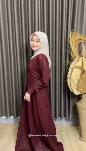 Gamis syari motif Daun Padi by Hermosa Warna Maroon emboss Wolfis Umbrella 4m Grosir