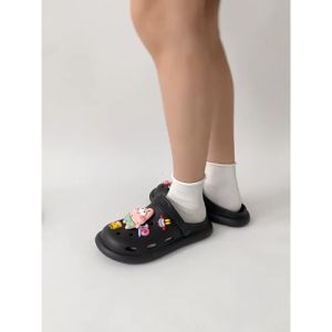 LHSunday ฮิตสุดในตอนนี้ รองเท้าหัวโต รองเท้าแตะ พื้นแบน ตัวติดลายการ์ตูน เข้ากับทุกการแต่งกาย เหมาะกับเดินชายหาด มี 5สีให้เลือกสั่งลเยอะ