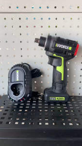Bộ máy vặn vít và bu lông 1/2 dùng pin 12V Worx WU132T.2 (Thân máy + 1 pin 4Ah + Đế sạc 3A)