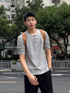 เสื้อยืดคอกลมแขนยาวทรงหลวมสไตล์อเมริกันสำหรับผู้ชาย ฤดูใบไม้ร่วง แฟชั่นสปอร์ต เสื้อเชิ้ตลายสก็อต ทรงเข้ารูป