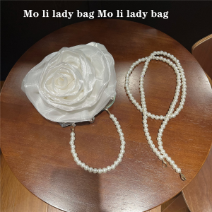 New Vintage Pearl Handbag for Women Sweet Lady Crossbody Satchel Small Round Bag Bright Silk Satin Texture Casual Scenario