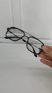 KACAMATA KOTAK TITANIUM PHOTOCHROMIC BERUBAH WARNA CUSTOM MINUS/NORMAL PF6060