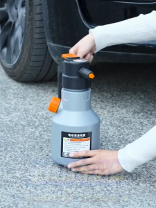 SOARFLY 2L Car Wash Nozzle Foam Spray Bottle Automatic Watering Car Wash Detailing Electric Booster PA 8 Bar Max Pressure 电动泡沫喷雾