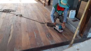 เครื่องขัดกระดาษสายพาน รถถังขัดไม้ หน้ากว้างสายพาน 4 นิ้ว กำลังมาก ระบบ MAKITA รุ่น M9400B (รับประกัน 1ปี)