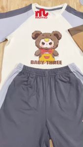 Bộ Cotton Bé Trai Alber Riomio Cotton 4 Chiều Phối 3 Màu Độc Lạ In Hình BABY THREE Cute Xỉu Nâu Ghi Size 3/4–7/8 (15–27kg) RBT1021