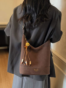 Fashionable Bucket Bag Womens Large Capacity Commuter Bag Casual Single Shoulder Crossbody Bag Korean Version 2025 New Style