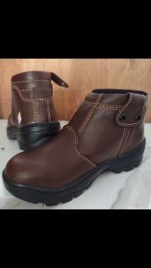 Sepatu Safety Resleting Terbaru: Ujung Besi & Hiking