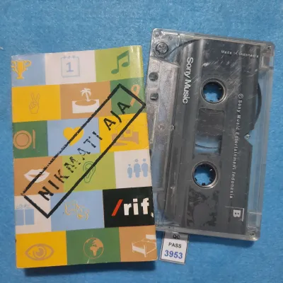 Kaset pita Ungu Boomerang Rif Katon Bagaskara