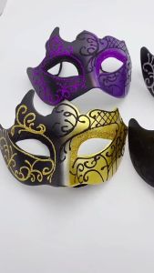 Retro Painted Half Face Masquerade Mask for Women and Men Venice Mask Halloween Costume Accessories Cosplay Party Props