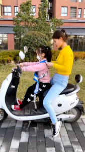 สายรัดนิรภัยเด็ก สำหรับมอเตอร์ไซค์ นั่งหน้า-หลังได้ ผ้าระบายอากาศรังผึ้ง Kids Motorcycle Safety Belt