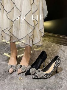 รองเท้าส้นสูงสำหรับผู้หญิง SUFEIFEI หัวแหลม ดีไซน์ผูกโบว์ประดับคริสตัล หนังแกะ ทรงหัวแหลม ส้นสูงปานกลาง รองเท้าสวมสบาย