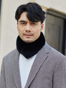 Mens Double-Sided Whole-Pelts Otter Rabbit Fur Scarf Magnetic Buckle Warm Winter Neck Warmer Versatile Leather Accessory