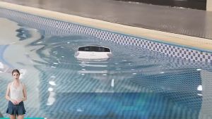 อัตโนมัติไร้สายดูดหุ่นยนต์ หุ่นยนต์ทำความสะอาดสระว่ายน้ำ เครื่องดูดตะกอนสระว่ายน้ำ กรองคุณภาพน้ำ หุ่นยนต์ทำความสะอาด ปีนเขาอัตโนมัติ เวลาทำงานต่อเนื่อง 120 นาที เครื่องดูดฝุ่นใต้น้ำ เครื่องทำความสะอาดกำลังสูง กรองคุณภาพน้ำได้อย่างมีประสิทธิภาพ