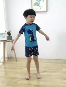 mige 🔥พร้อมส่ง🔥ชุดว่ายน้ำเด็ก น่ารักๆ เซ็ท 3 ชิ้น มีหมวกให้ด้วย รุ่น 0233