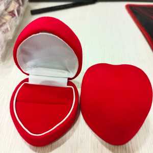 Kotak Perhiasan Emas Bahan Beludru Heart  Family Gold