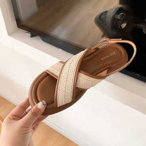 รองเท้าแตะสวมไขว้พิติทำจากยางพลาติกแฟรี่เทียม เทศปาร์ตี พื้นสวมทับเป้าผู้หญิงทรงสตรีท มุดรูดท้ายสี่ขา ทรงฟางในตู้เช้านัดสกุลทัย