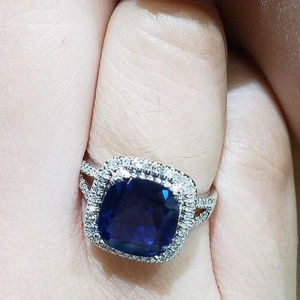 Huitan Temperament Elegant Blue Cubic Zirconia Wedding Ring for Women Bling Bling Newly-designed Lady Ring Party Fashion Jewelry