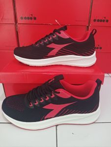 Sepatu pria Diadora Ferrrero DIARU220916B Hitam