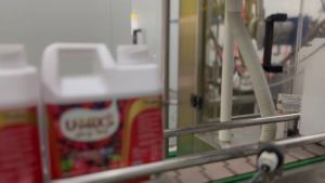 !! U-MIXS (ยู-มิกซ์) น้ำหวานกลิ่นผลไม้รวมเข้มข้น ปริมาณ 1000 ML แถมฟรี ปากกา1 ด้าม ผสมท่อมได้